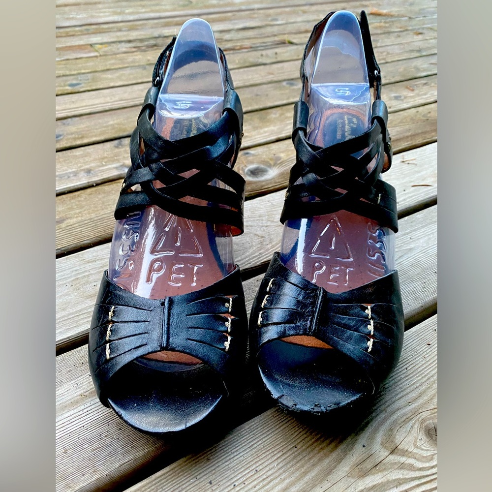 Black Strappy Clark’s Wedges